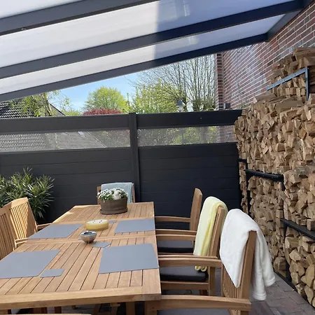 Burghaus 1 * Greetsiel